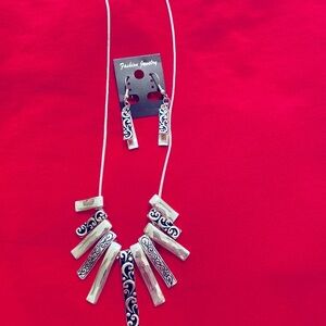 Beautiful Silver adjustable Necklace and Pierced Earrings Set